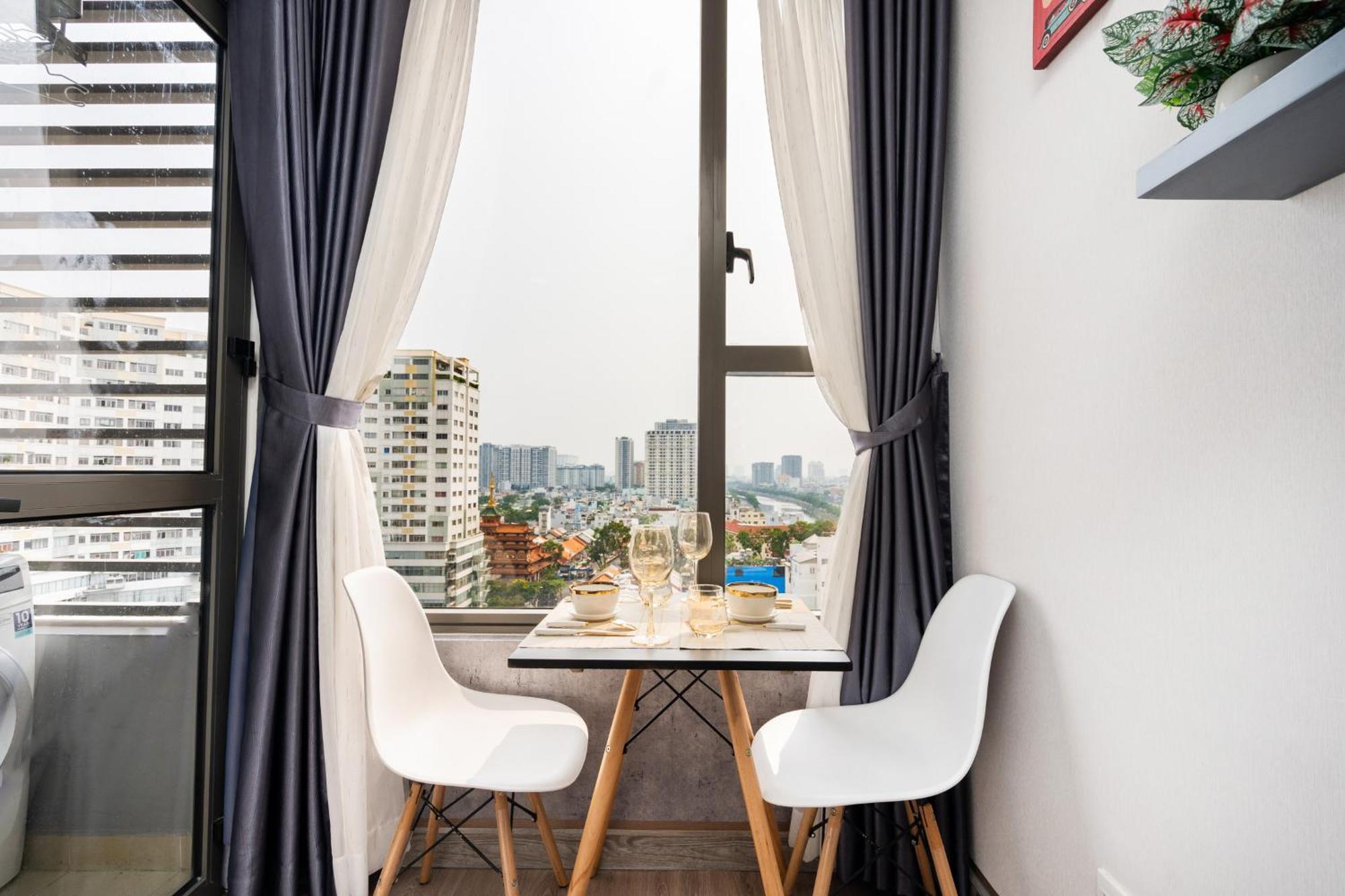 Oui! Oui! Cbd - Rivergate Building * TP. Hồ Chí Minh
